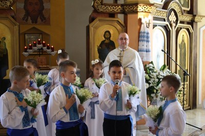 В Ґіжицьку відбулася перша сповідь і урочисте Святе Причастя 2015_10