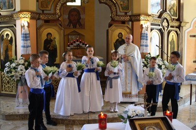 В Ґіжицьку відбулася перша сповідь і урочисте Святе Причастя 2015_2 (2)