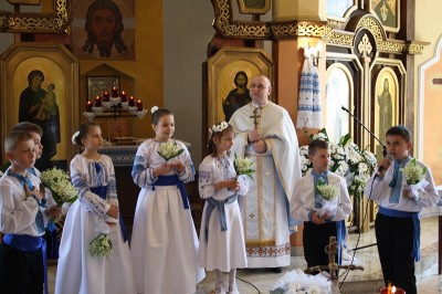 В Ґіжицьку відбулася перша сповідь і урочисте Святе Причастя 2015_3 (2)