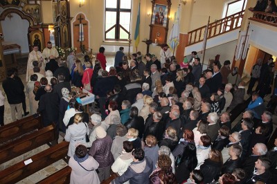 Великодні богослужіння в парафії Пресвятої Тройці м. Гіжицько 2016_10 (2)