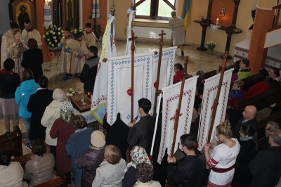 Великодні богослужіння в парафії Пресвятої Тройці м. Гіжицько 2016_7 (2)