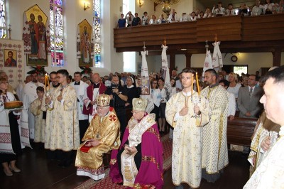 Архієпископ і Митрополит Перемисько-Варшавській Кир Іван Мартиняк відслужив Божественну Архиєрейську Літургію з нагоди золотого Ювілею 50-ліття парафії Чесного Хреста у Венгожеві 2015_3