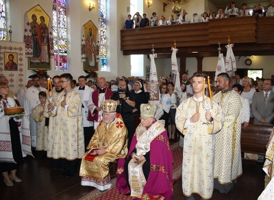 Архієпископ і Митрополит Перемисько-Варшавській Кир Іван Мартиняк відслужив Божественну Архиєрейську Літургію з нагоди золотого Ювілею 50-ліття парафії Чесного Хреста у Венгожеві 2015_4