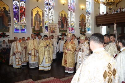 Архієпископ і Митрополит Перемисько-Варшавській Кир Іван Мартиняк відслужив Божественну Архиєрейську Літургію з нагоди золотого Ювілею 50-ліття парафії Чесного Хреста у Венгожеві 2015_7