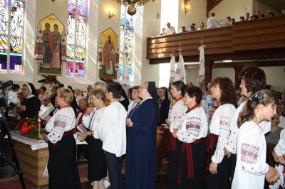 Архієпископ і Митрополит Перемисько-Варшавській Кир Іван Мартиняк відслужив Божественну Архиєрейську Літургію з нагоди золотого Ювілею 50-ліття парафії Чесного Хреста у Венгожеві 2015_2 (3)