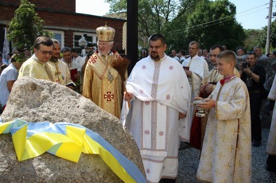 Архієпископ і Митрополит Перемисько-Варшавській Кир Іван Мартиняк відслужив Божественну Архиєрейську Літургію з нагоди золотого Ювілею 50-ліття парафії Чесного Хреста у Венгожеві 2015_5 (6)