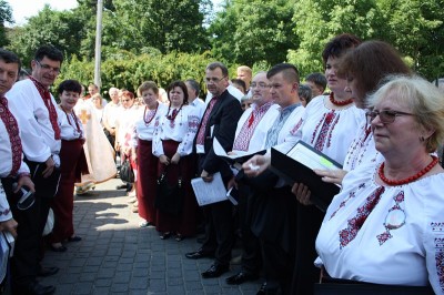 Архієпископ і Митрополит Перемисько-Варшавській Кир Іван Мартиняк відслужив Божественну Архиєрейську Літургію з нагоди золотого Ювілею 50-ліття парафії Чесного Хреста у Венгожеві 2015_8 (6)