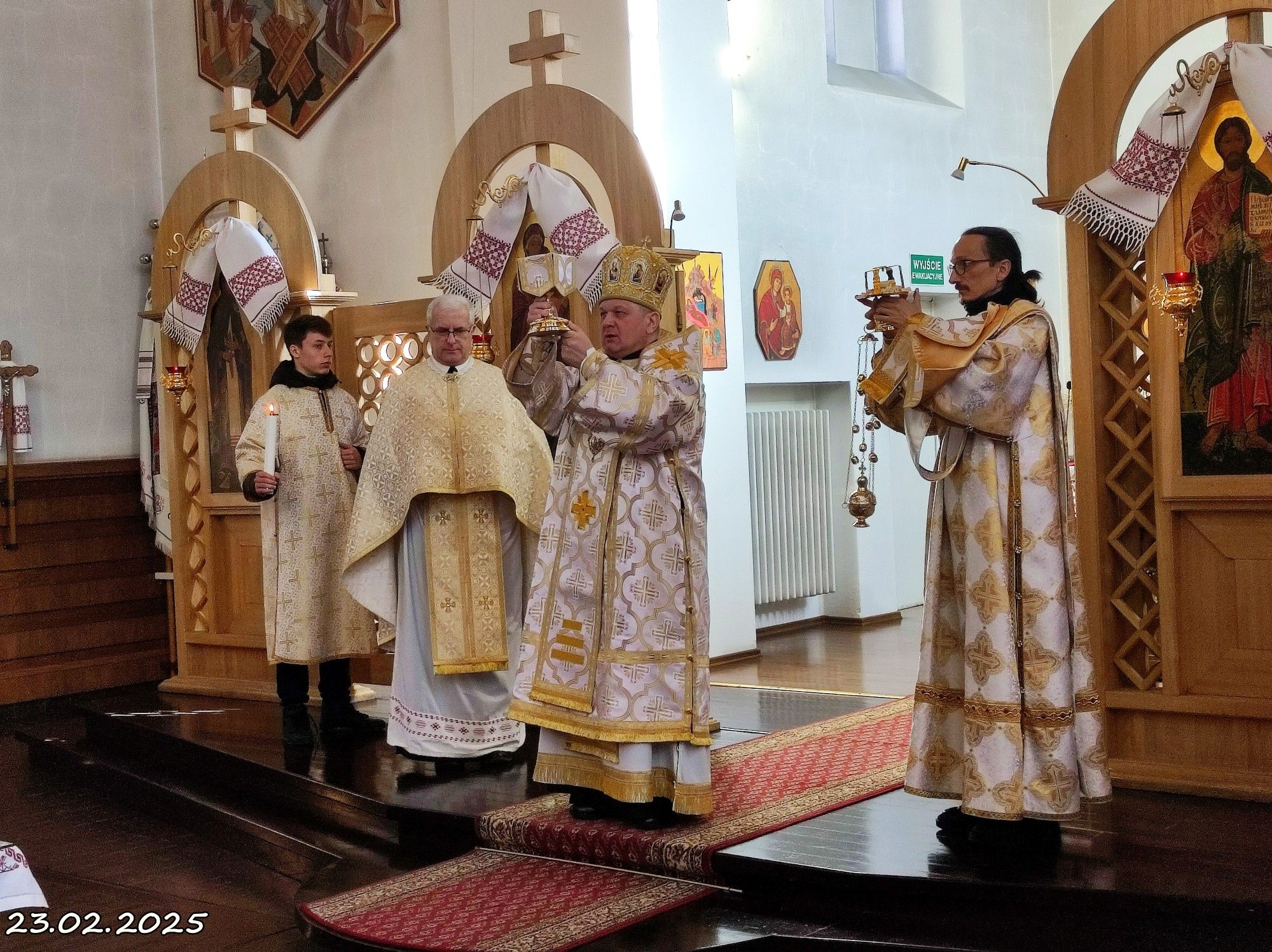 Канонічний візит владики Аркадія Трохановського у Церкві Чесного Хреста у Венґожеві