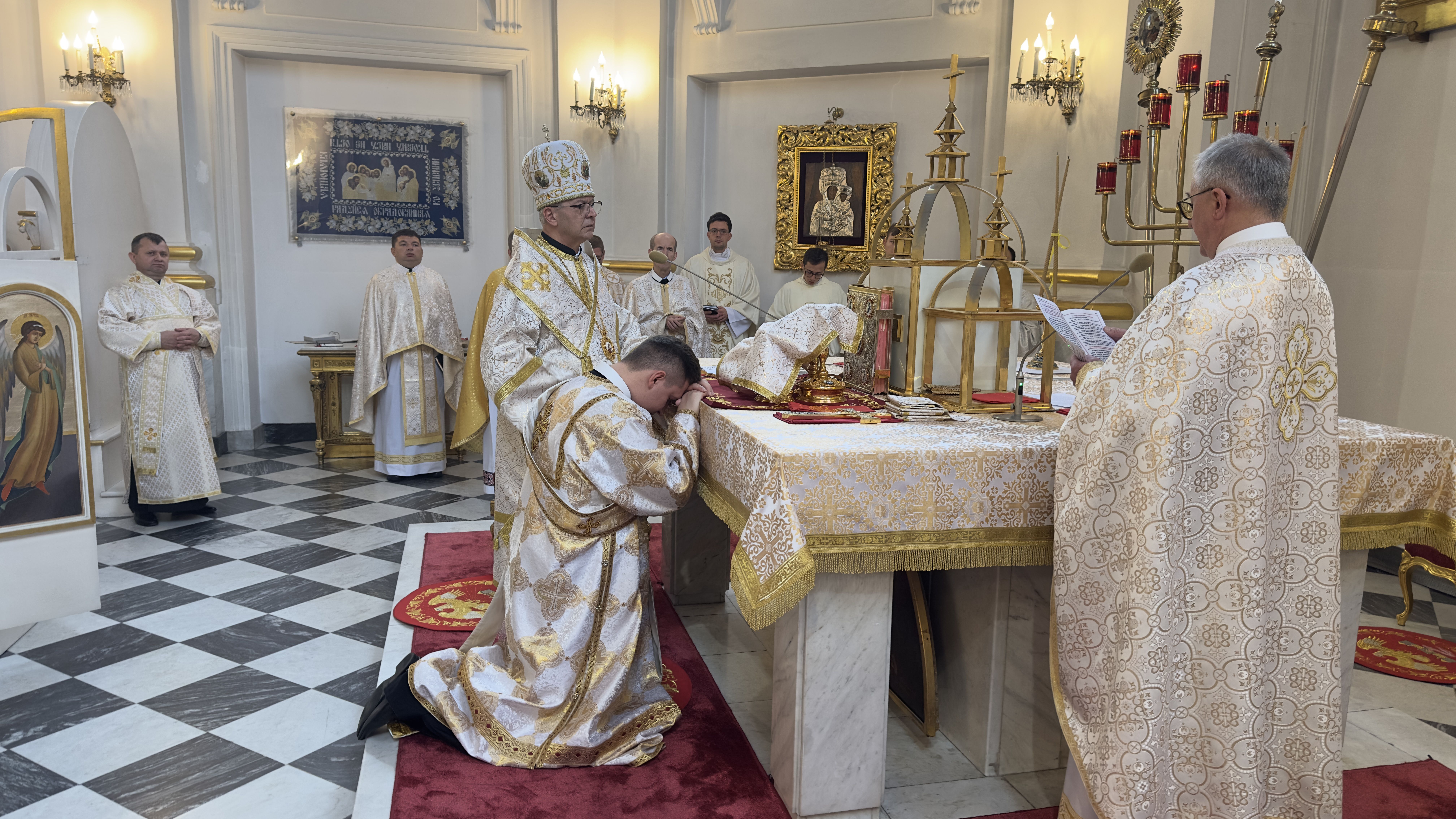 Священичі свячення о. Методія Рицаря ЧСВВ і перша Божественна Літургія у Варшаві-фото